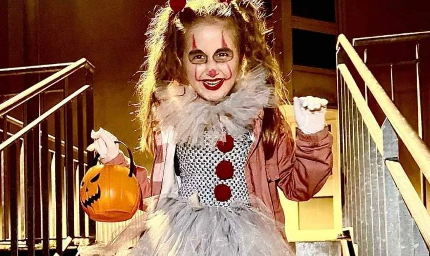 Hóa trang Halloween cho bé rùng rợn ấn tượng