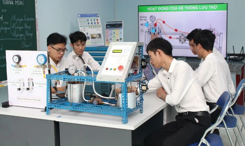 Các khoản chi phí khác ngoài học phí Sư phạm Kỹ thuật