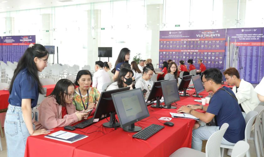 Cách đóng học phí Văn Lang