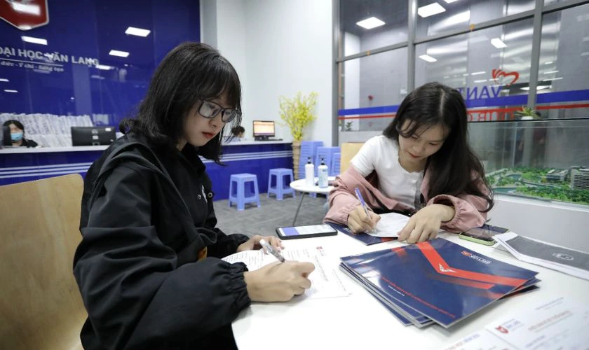 Lưu ý khi đóng học phí Văn Lang
