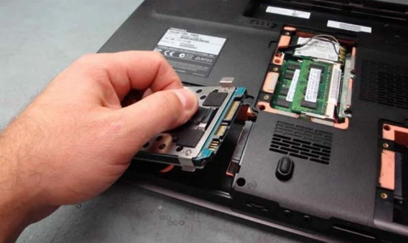 Hư ổ cứng laptop sửa bao nhiêu tiền? Có đắt không?