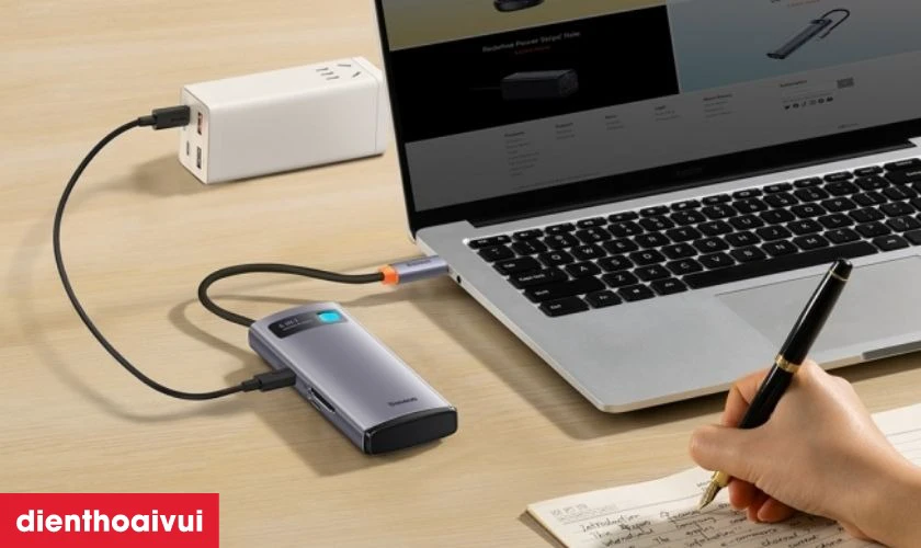 Công sạc lớn lên đến 100W giúp rút ngắn thời gian chờ đợi