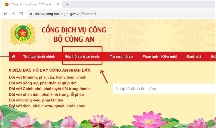 Chọn mục Nộp hồ sơ trực tuyến