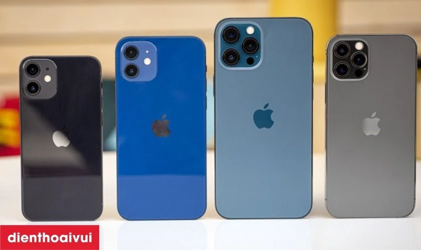 So s&aacute;nh c&aacute;c d&ograve;ng của điện thoại iPhone 12 Series