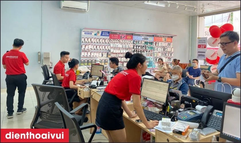 Lợi &iacute;ch khi mua iPhone 13 512GB cũ trầy xước tại Điện Thoại Vui&nbsp;
