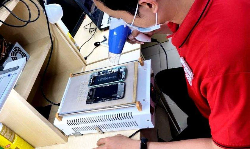 Sấy khô điện thoại Samsung bị vô nước tại trung tâm