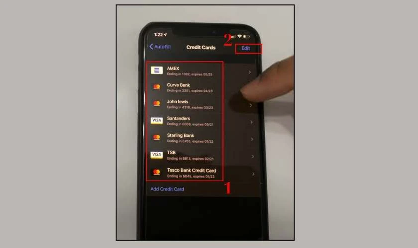 Chọn thẻ t&iacute;n dụng cần x&oacute;a
