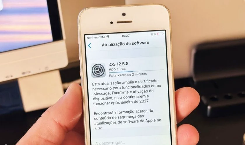 Có nên cập nhật iOS 12.5.8 trên iPhone của bạn?