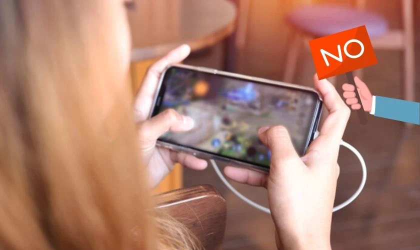 Hạn chế sử dụng iPhone trong lúc đang sạc