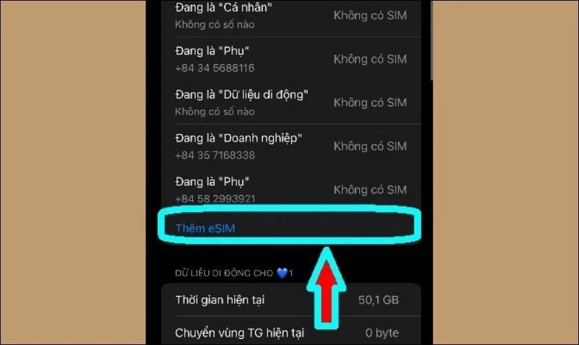 Trong cuối danh sách SIM, nếu iPhone 11 có eSIM, bạn sẽ nhìn thấy nút Thêm eSIM