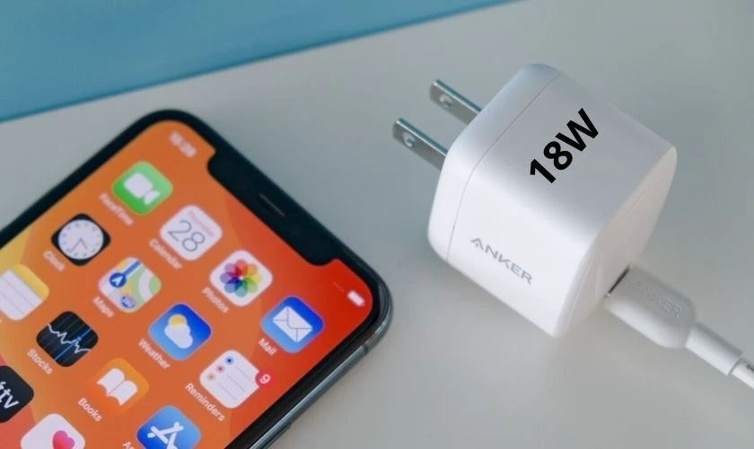 iPhone 11 Pro Max hỗ trợ sạc nhanh 18W tương tự như 11 thường