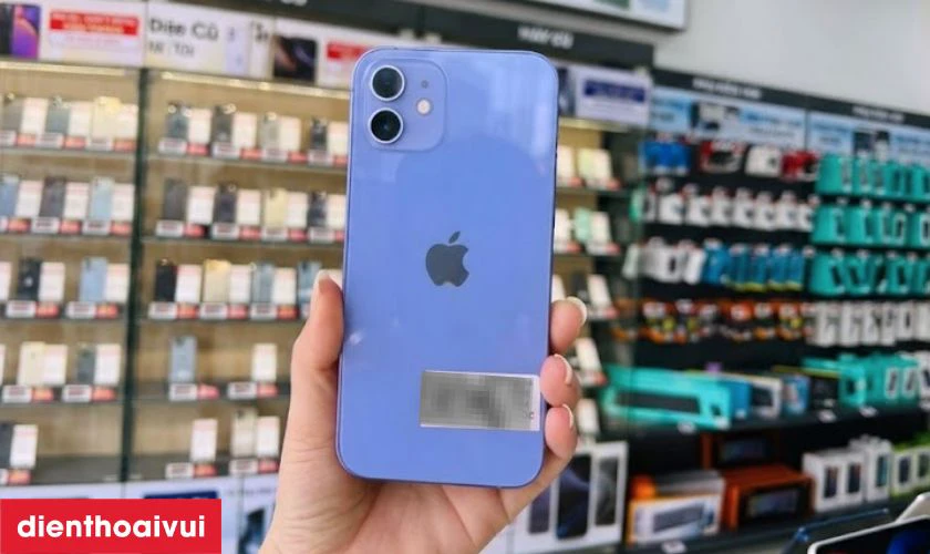 C&oacute; n&ecirc;n mua iPhone 12 256GB cũ trầy xước kh&ocirc;ng?