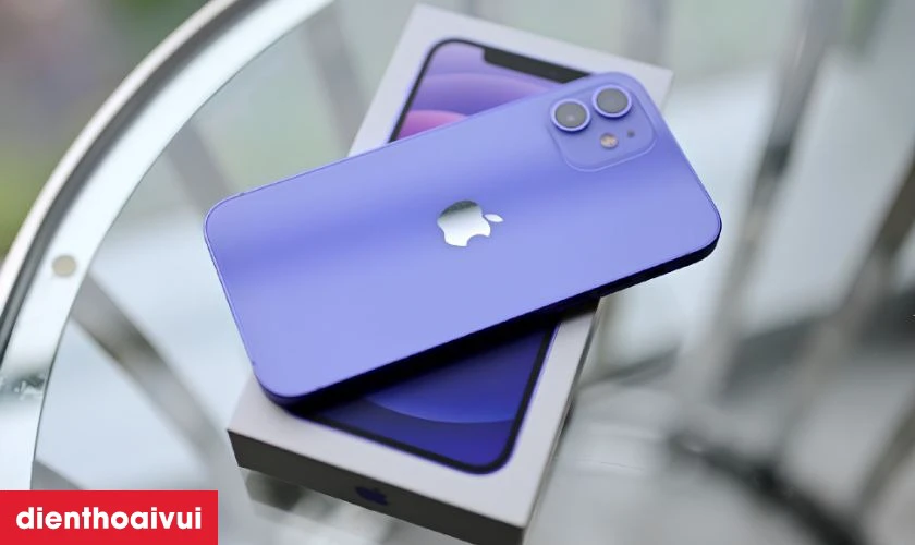 C&oacute; n&ecirc;n mua iPhone 12 64GB 2 SIM cũ xước cấn kh&ocirc;ng?