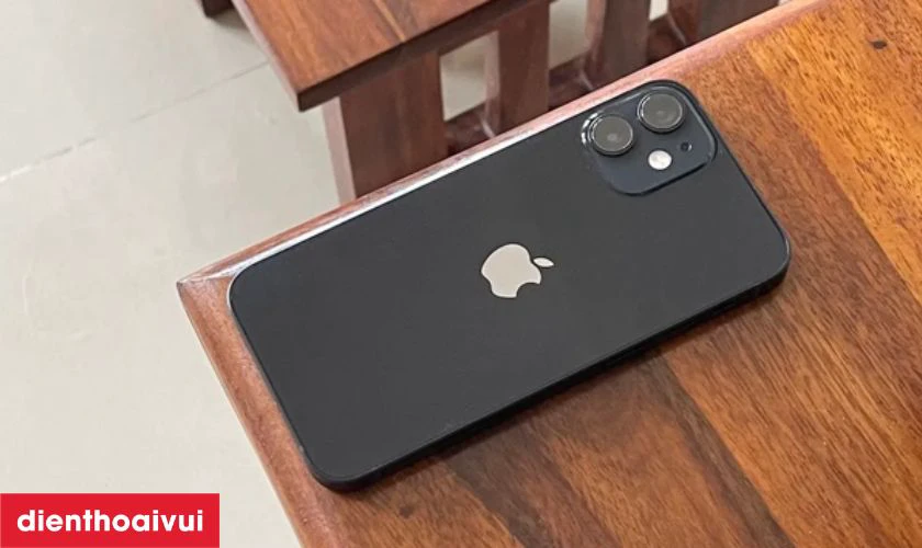 Có nên mua iPhone 12 Mini 128GB 2 SIM cũ trầy xước không?