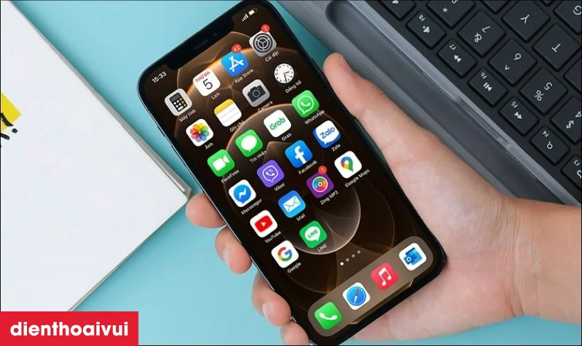 M&agrave;n h&igrave;nh Super Retina XDR 6.1 inches&nbsp;