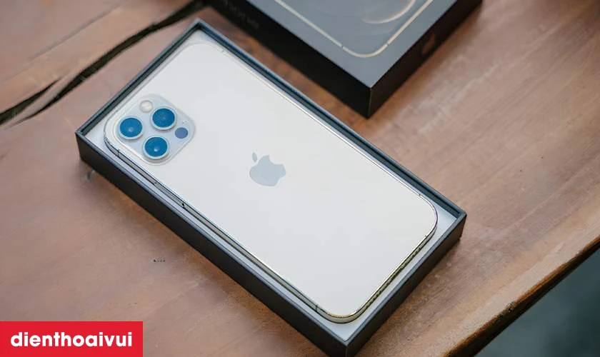 Có nên mua iPhone đã kích hoạt