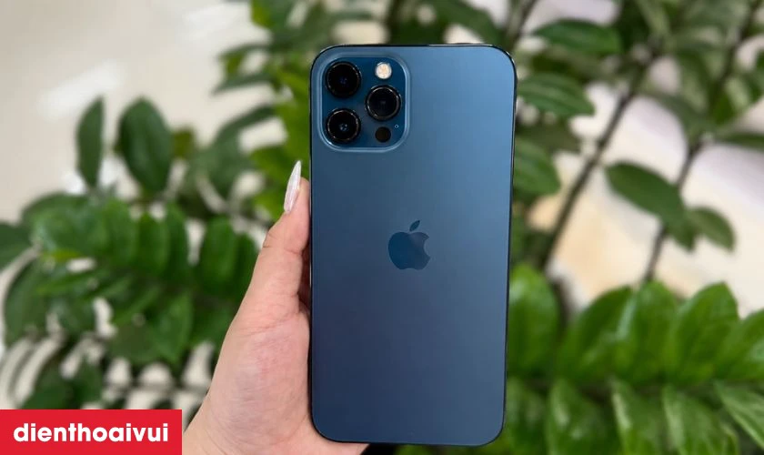 C&oacute; n&ecirc;n mua iPhone 12 Pro Max 128GB ch&iacute;nh h&atilde;ng VN/A h&agrave;ng trưng b&agrave;y?