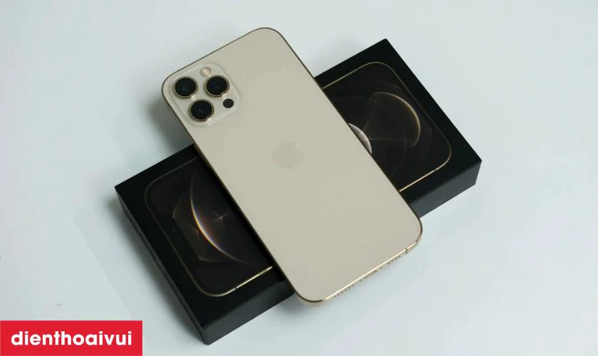 Thiết kế iPhone 12 Pro Max 128GB cũ trầy xước