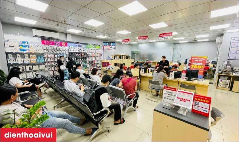Tại sao n&ecirc;n mua iPhone 12 Pro Max 256GB cũ trầy xước tại Điện Thoại Vui? 
