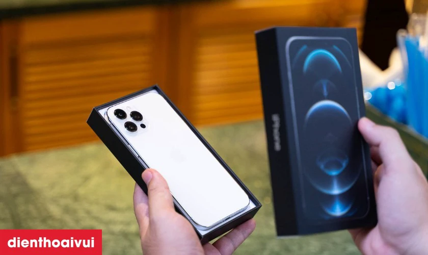 C&oacute; n&ecirc;n mua iPhone 12 Pro Max 256GB đổi bảo h&agrave;nh kh&ocirc;ng?