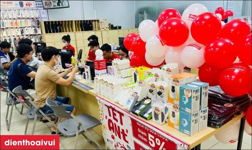 Mua điện thoại iPhone 13 256GB cũ trầy xước ch&iacute;nh h&atilde;ng tại Điện Thoại Vui&nbsp;