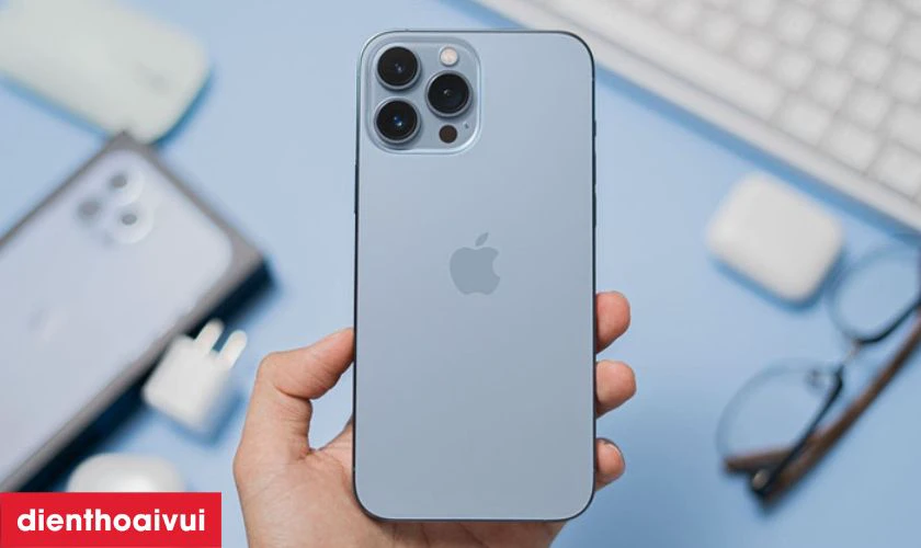 Thiết kế iPhone 13 Pro Max cũ thời thượng, sang trọng