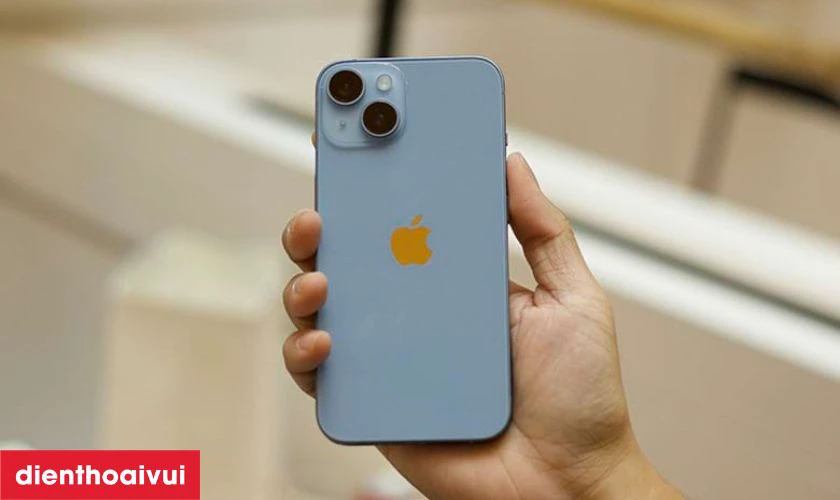 Có nên mua iPhone 14 256GB cũ xước cấn không?
