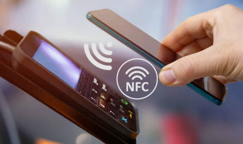 Mở NFC v&agrave; chạm nhẹ để thao t&aacute;c