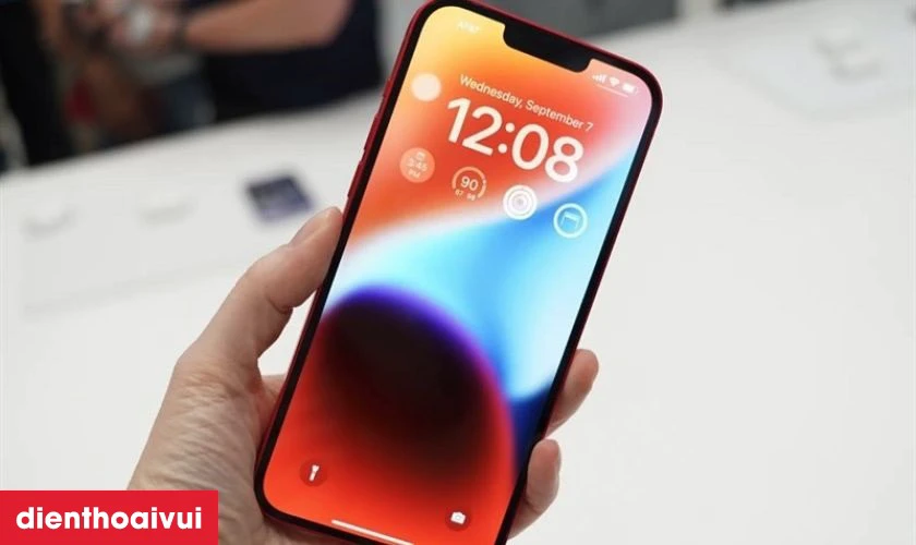 Màn hình OLED 6.7 inch hiển thị rõ