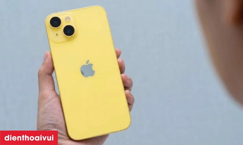 C&oacute; n&ecirc;n mua iPhone 14 Plus 256GB cũ xước cấn kh&ocirc;ng?