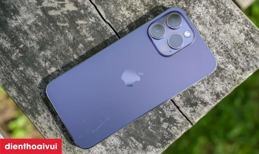 C&oacute; n&ecirc;n mua iPhone 14 Pro 256GB 2 SIM cũ xước cấn kh&ocirc;ng?