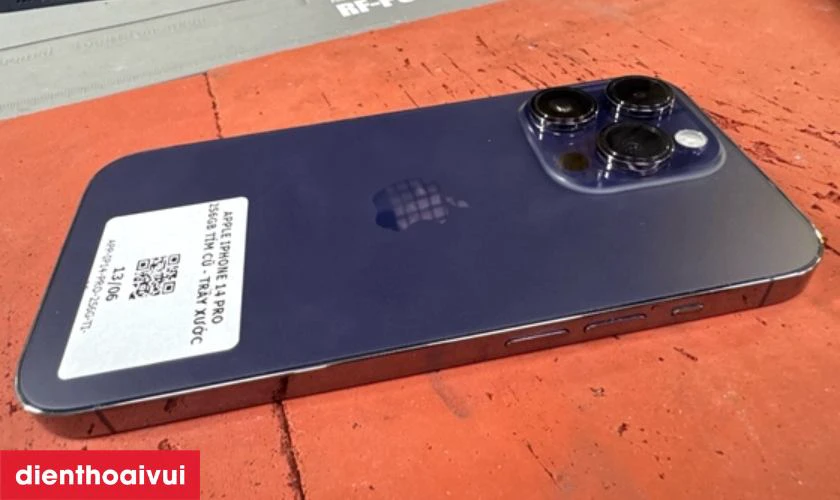 C&oacute; n&ecirc;n mua iPhone 14 Pro 256GB cũ trầy xước kh&ocirc;ng?