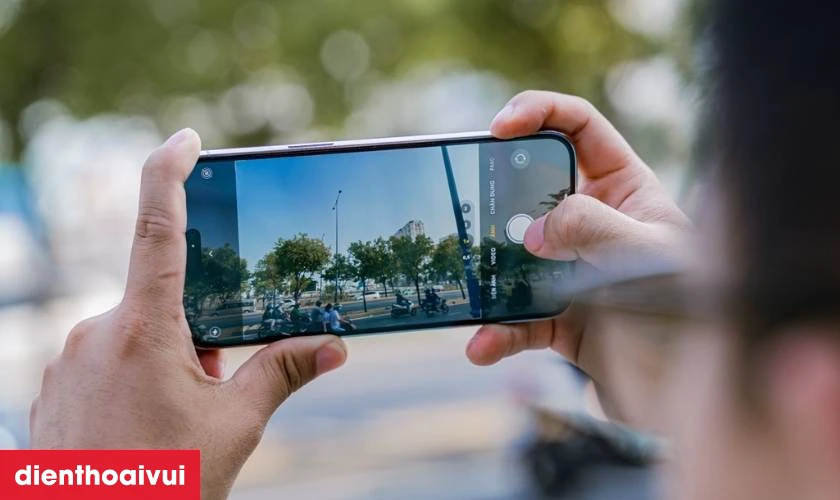 Có nên mua iPhone cũ xước cấn không