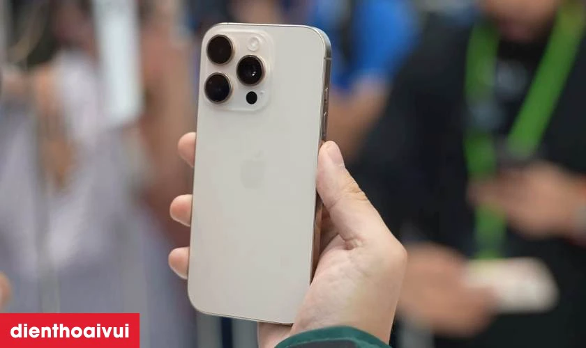 C&oacute; n&ecirc;n mua iPhone 14 Pro Max đổi bảo h&agrave;nh kh&ocirc;ng
