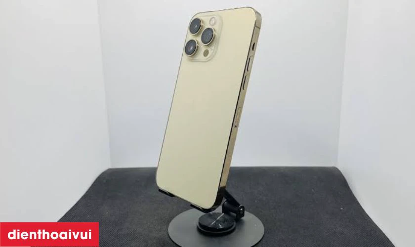 C&oacute; n&ecirc;n mua iPhone 14 Pro Max 256GB 2 SIM cũ trầy xước kh&ocirc;ng?
