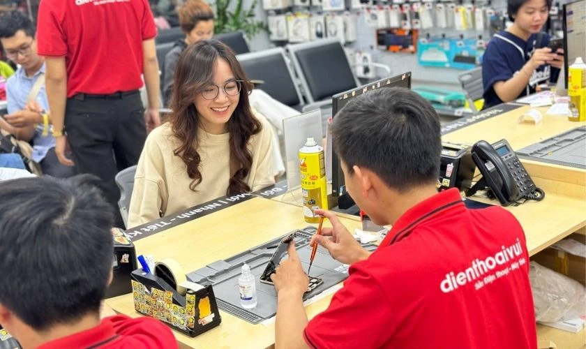 Địa chỉ thay pin iPhone 14 Pro Max chất lượng với gi&aacute; tốt nhất