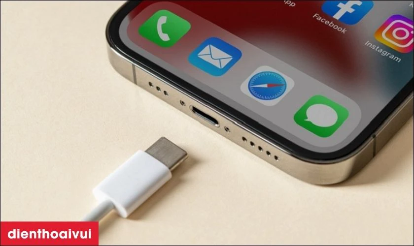 Điện thoại iPhone 15 Plus 128GB tương th&iacute;ch với cổng USB-C