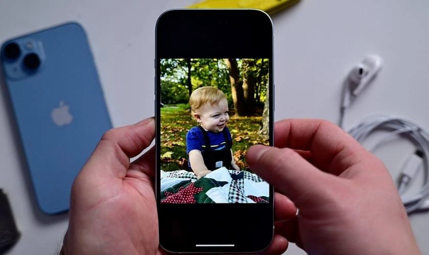 C&oacute; n&ecirc;n mua iPhone 15 Plus nếu chuy&ecirc;n d&ugrave;ng để chụp ảnh?
