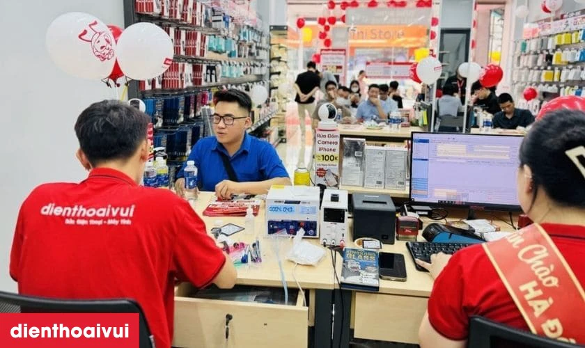Quyền lợi khi mua iPhone 15 Pro cũ trầy xước tại Điện Thoại Vui