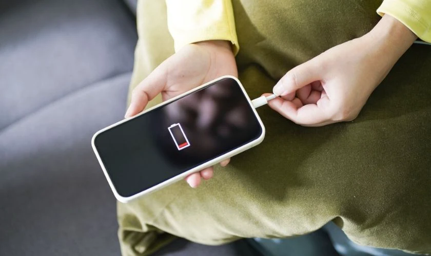 Kh&ocirc;ng cần chờ pin cạn rồi mới sạc
