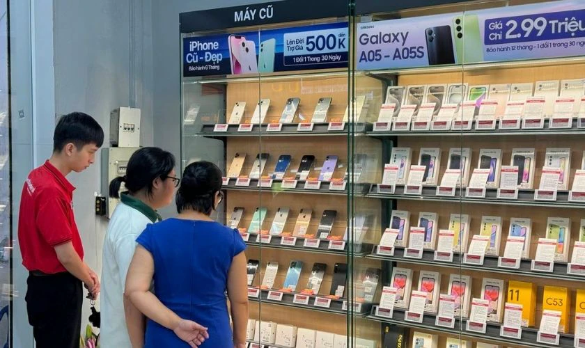 Mua điện thoại iPhone cũ gi&aacute; tốt tại Điện Thoại Vui
