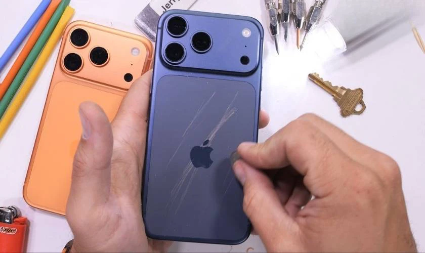 Ma sát thường xuyên với các vật cứng
