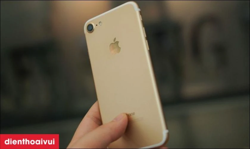 Tại sao nhiều người chọn mua iPhone cũ thay v&igrave; mua sản phẩm mới?