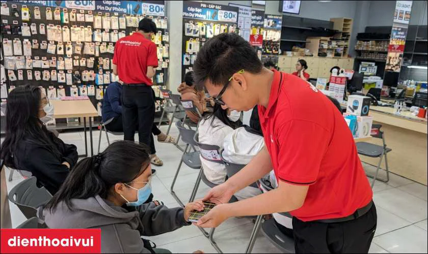 iPhone 7 128GB cũ xước cấn - Red