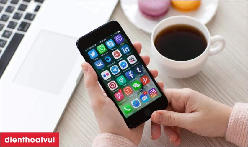 C&oacute; n&ecirc;n mua điện thoại iPhone 7 32GB cũ trầy xước gi&aacute; rẻ kh&ocirc;ng?