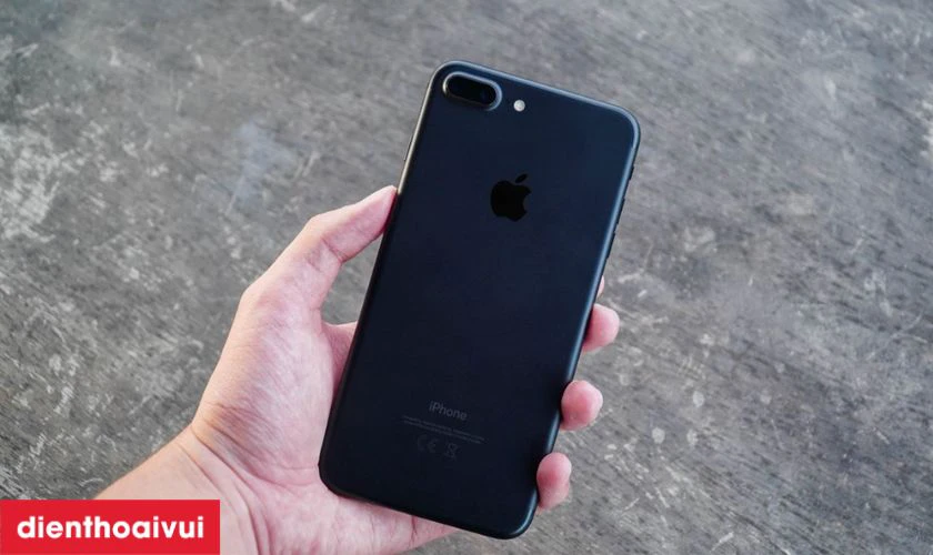N&ecirc;n ngoại h&igrave;nh của m&aacute;y