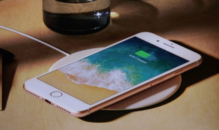 Lưu &yacute; khi sử dụng sạc kh&ocirc;ng d&acirc;y tr&ecirc;n iPhone 8 Plus