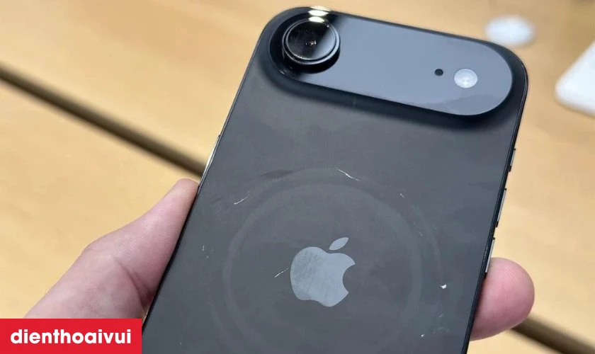 iPhone Air 1TB cũ xước cấn c&oacute; ngoại h&igrave;nh v&agrave; chất lượng ra sao?