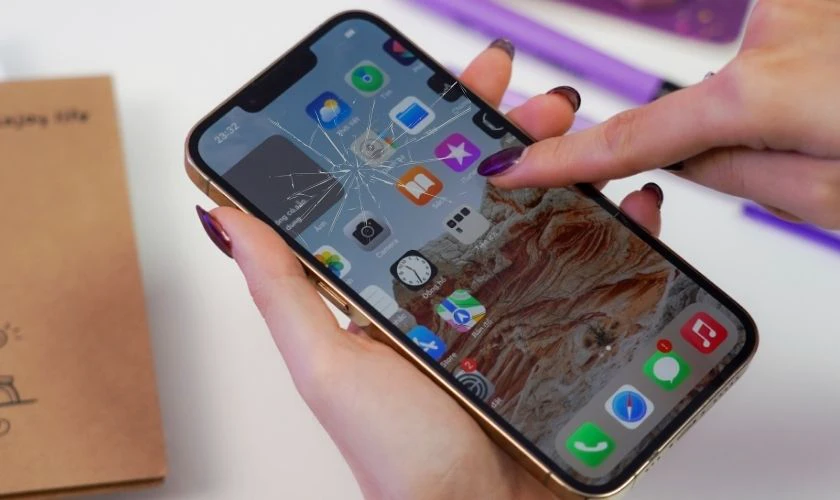 Những nguy&ecirc;n nh&acirc;n ch&iacute;nh khiến iPhone bị loạn cảm ứng