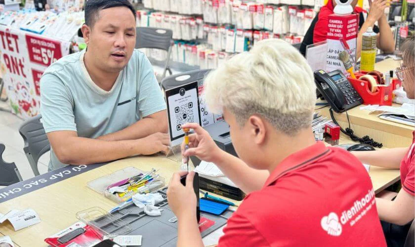 Điện Thoại Vui là trung tâm sửa chữa iPhone uy tín được nhiều người lựa chọn